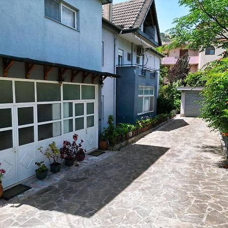 Vila Banushi Gjirokastër Exteriör bild