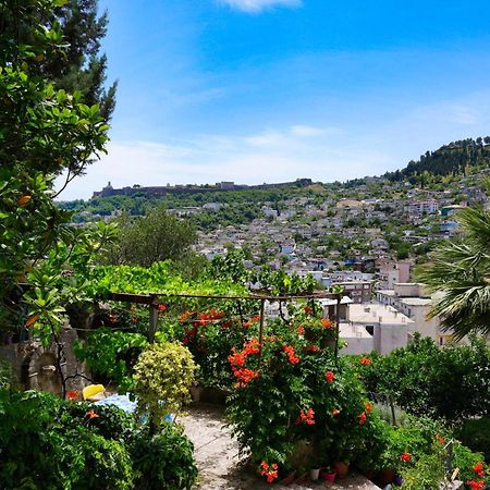 Vila Banushi Gjirokastër Exteriör bild