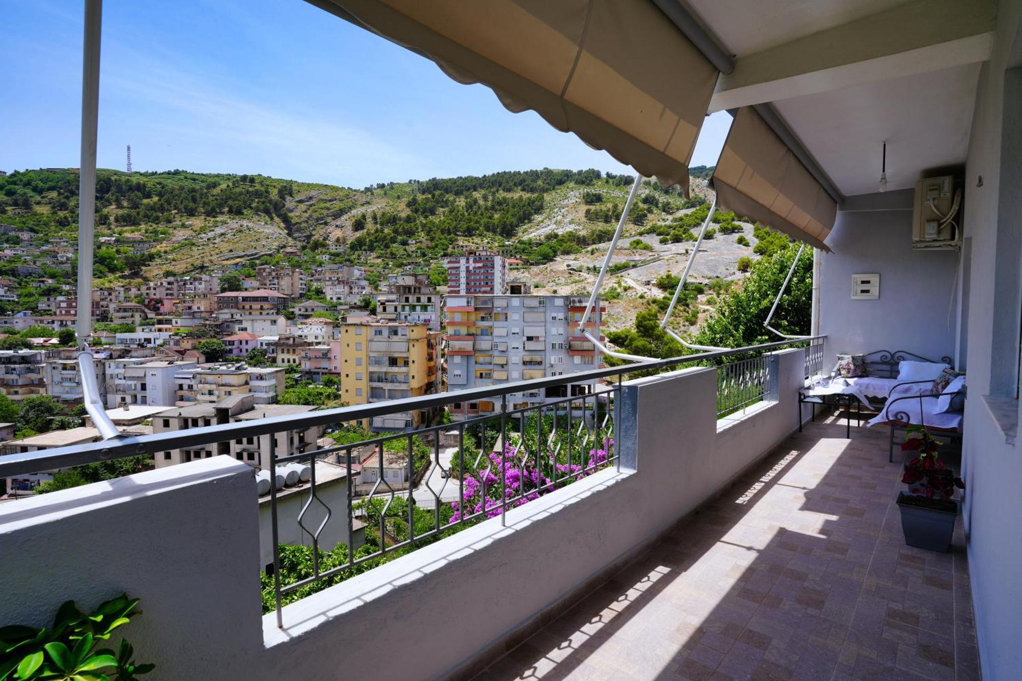 Vila Banushi Gjirokastër Exteriör bild