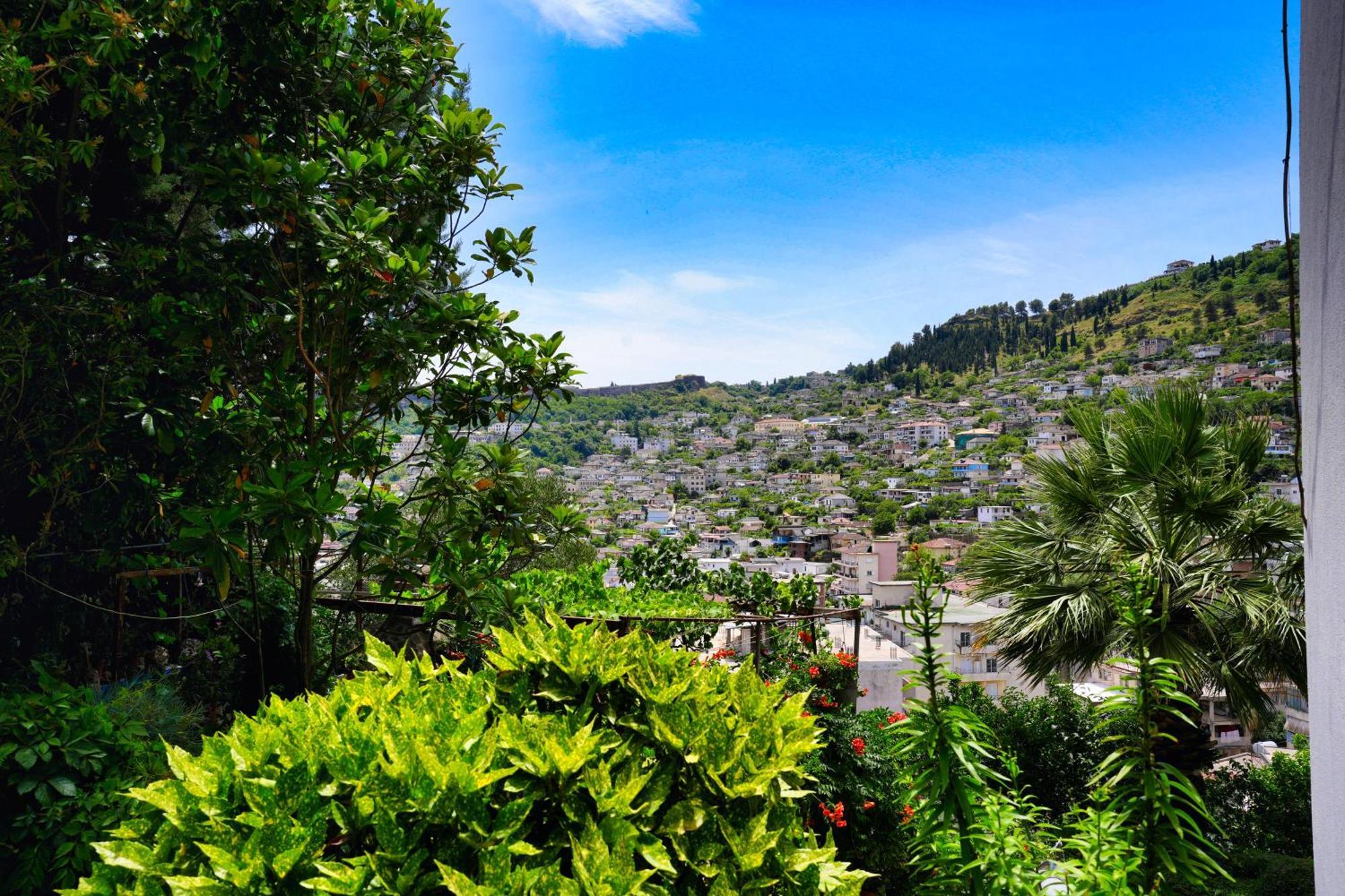 Vila Banushi Gjirokastër Exteriör bild