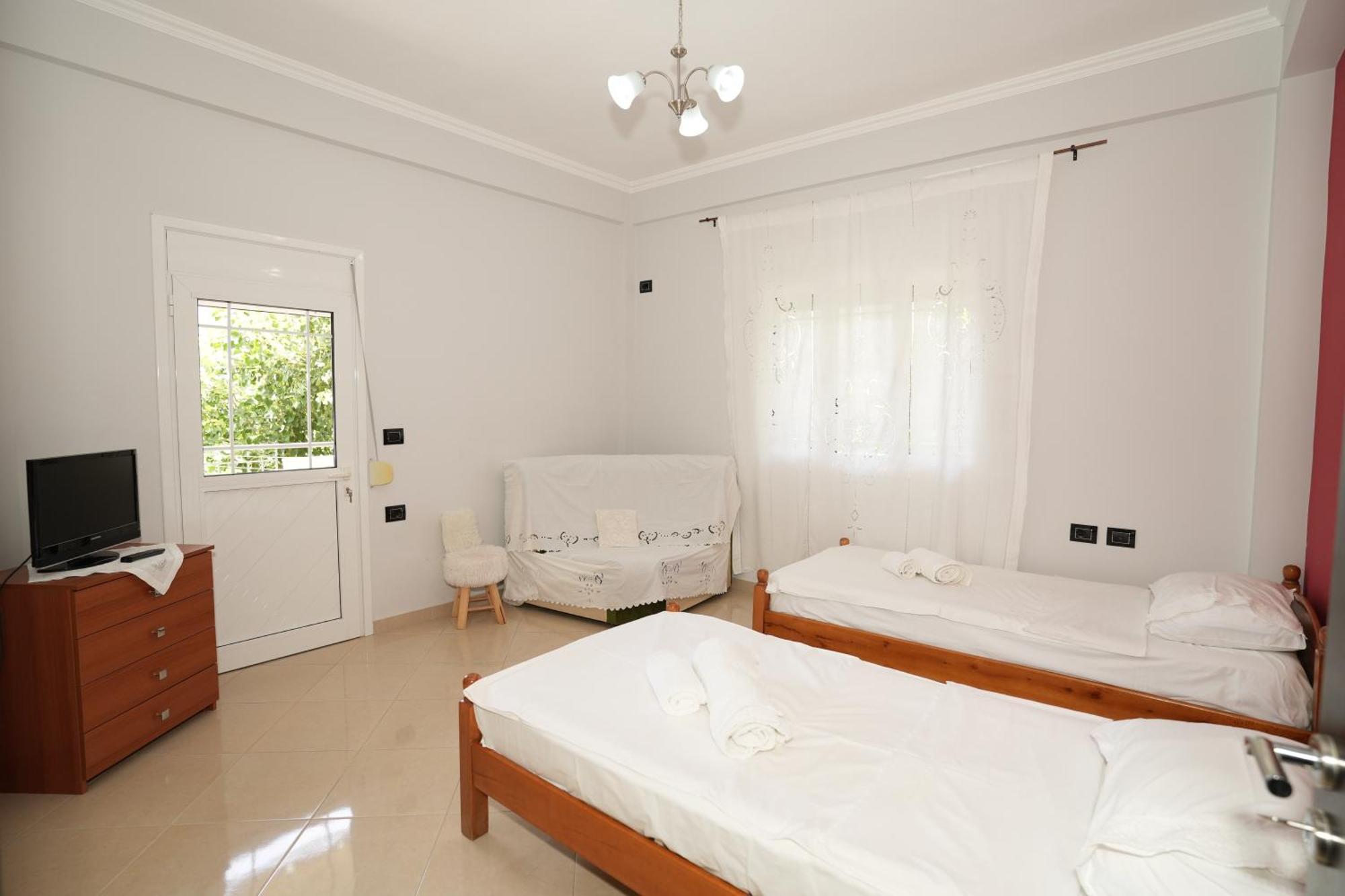 Vila Banushi Gjirokastër Exteriör bild