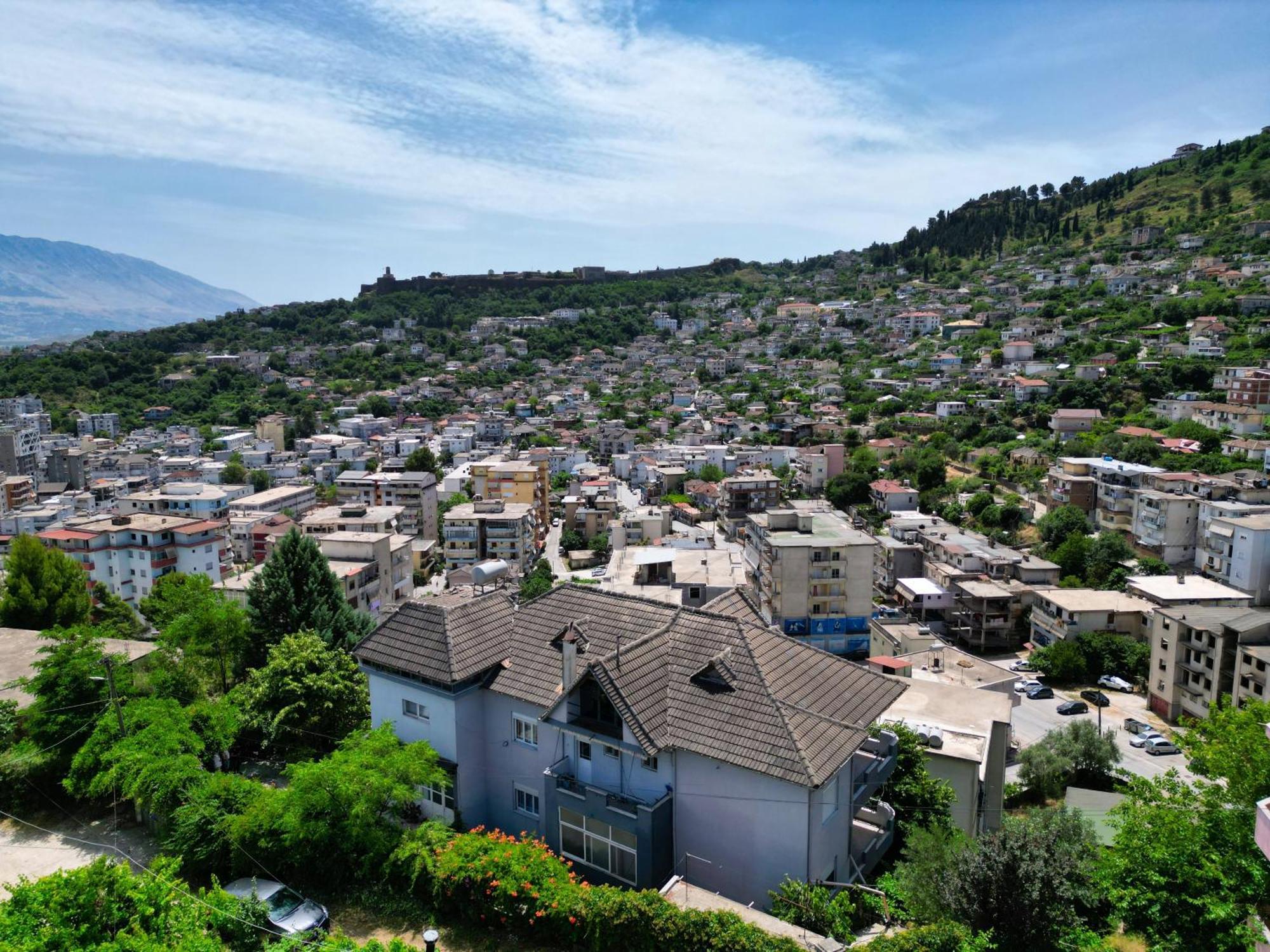 Vila Banushi Gjirokastër Exteriör bild