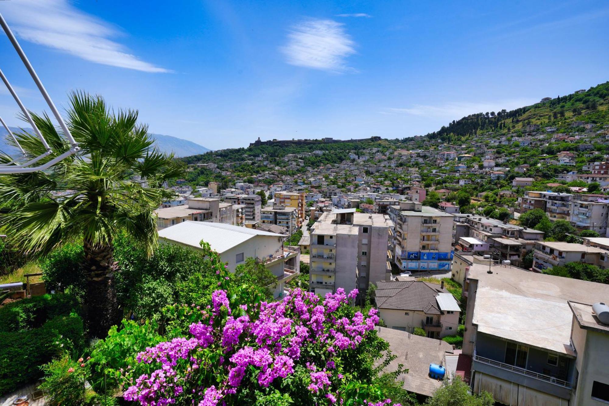 Vila Banushi Gjirokastër Exteriör bild