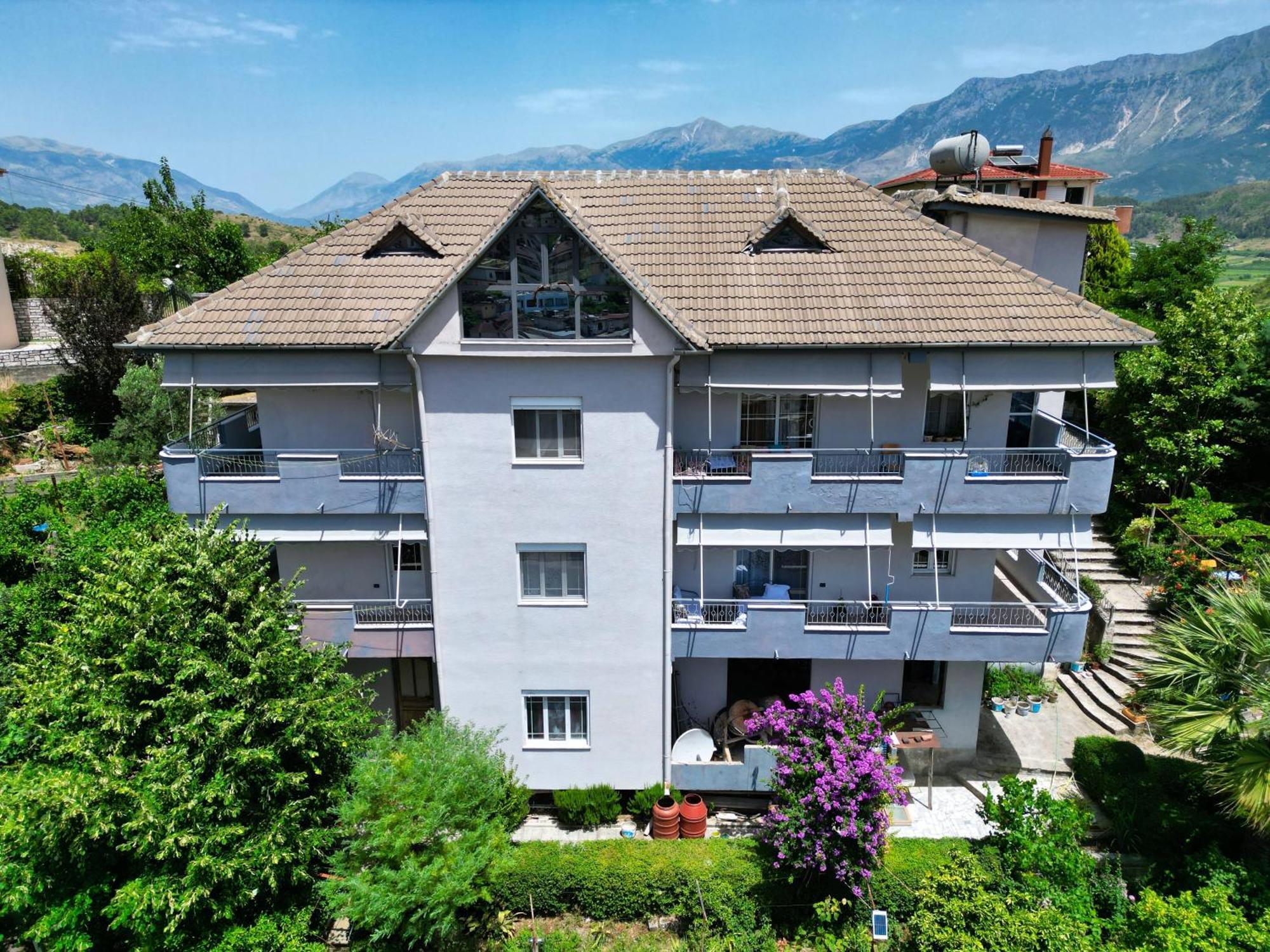 Vila Banushi Gjirokastër Exteriör bild