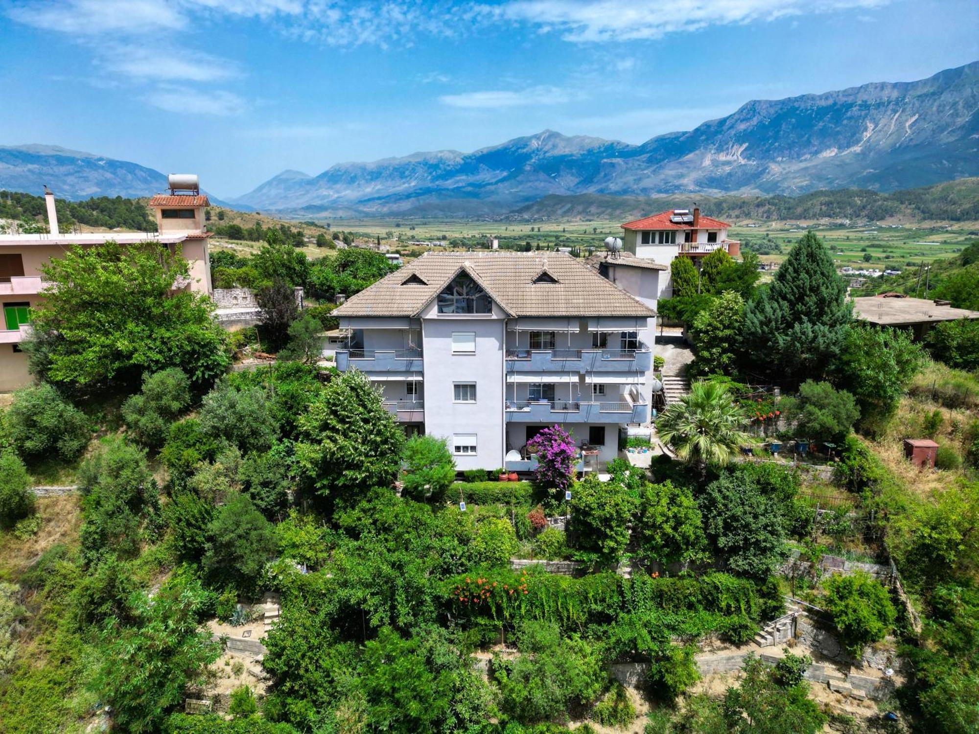 Vila Banushi Gjirokastër Exteriör bild