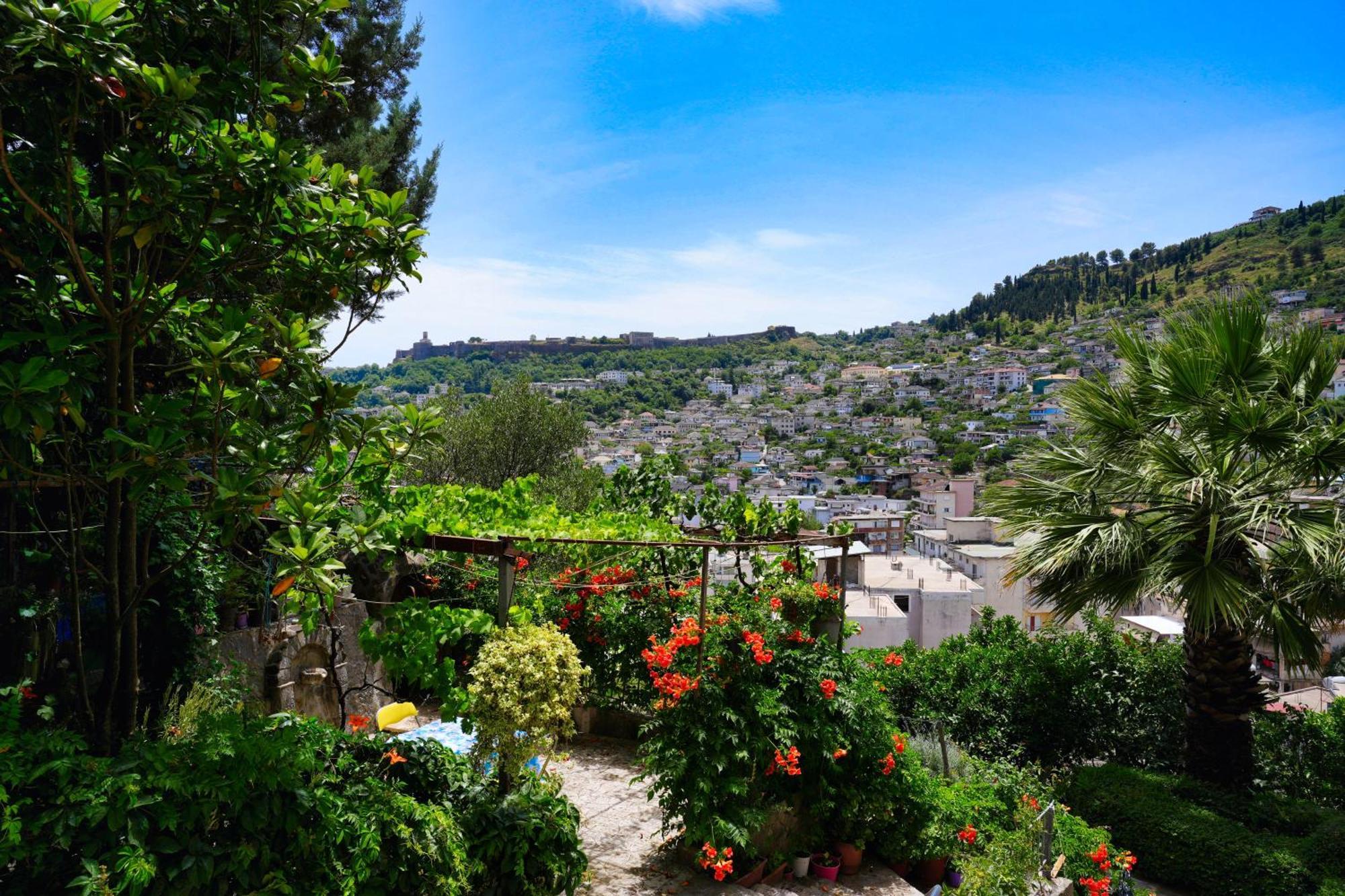 Vila Banushi Gjirokastër Exteriör bild
